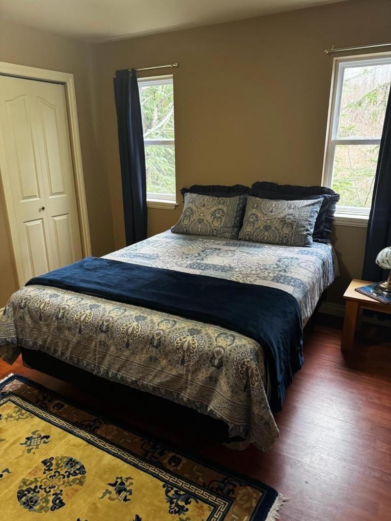 Shoreside Private Room Sechelt Exterior photo