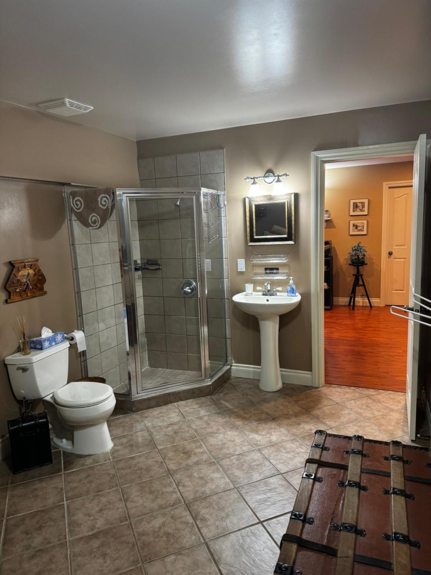 Shoreside Private Room Sechelt Exterior photo