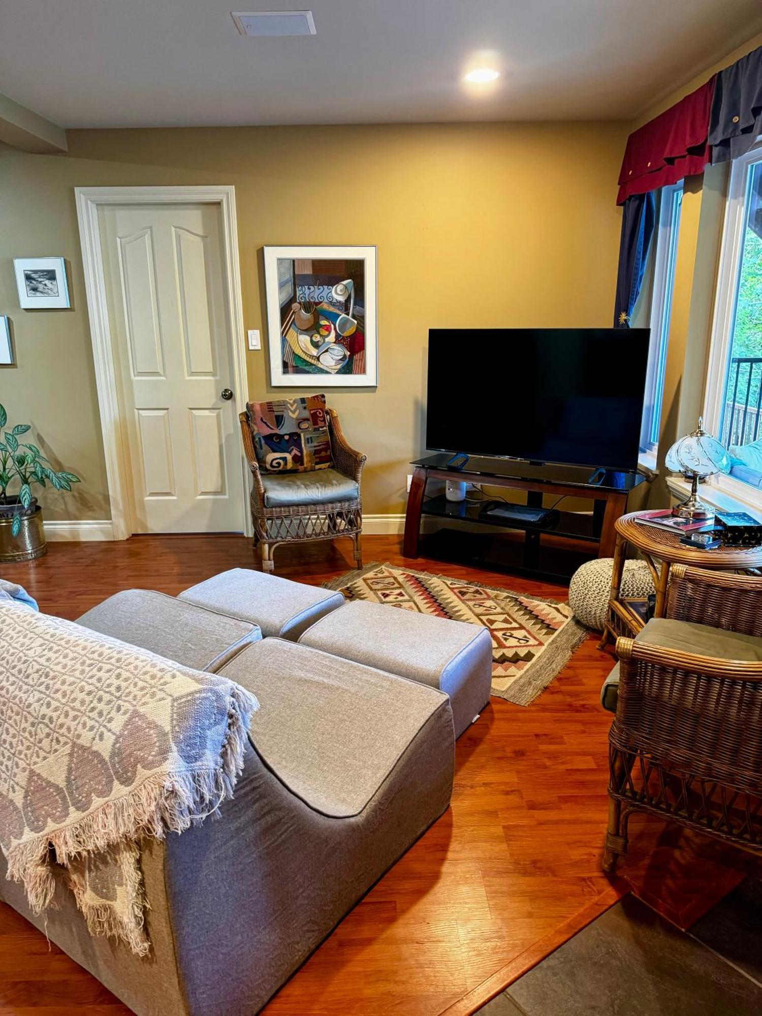 Shoreside Private Room Sechelt Exterior photo