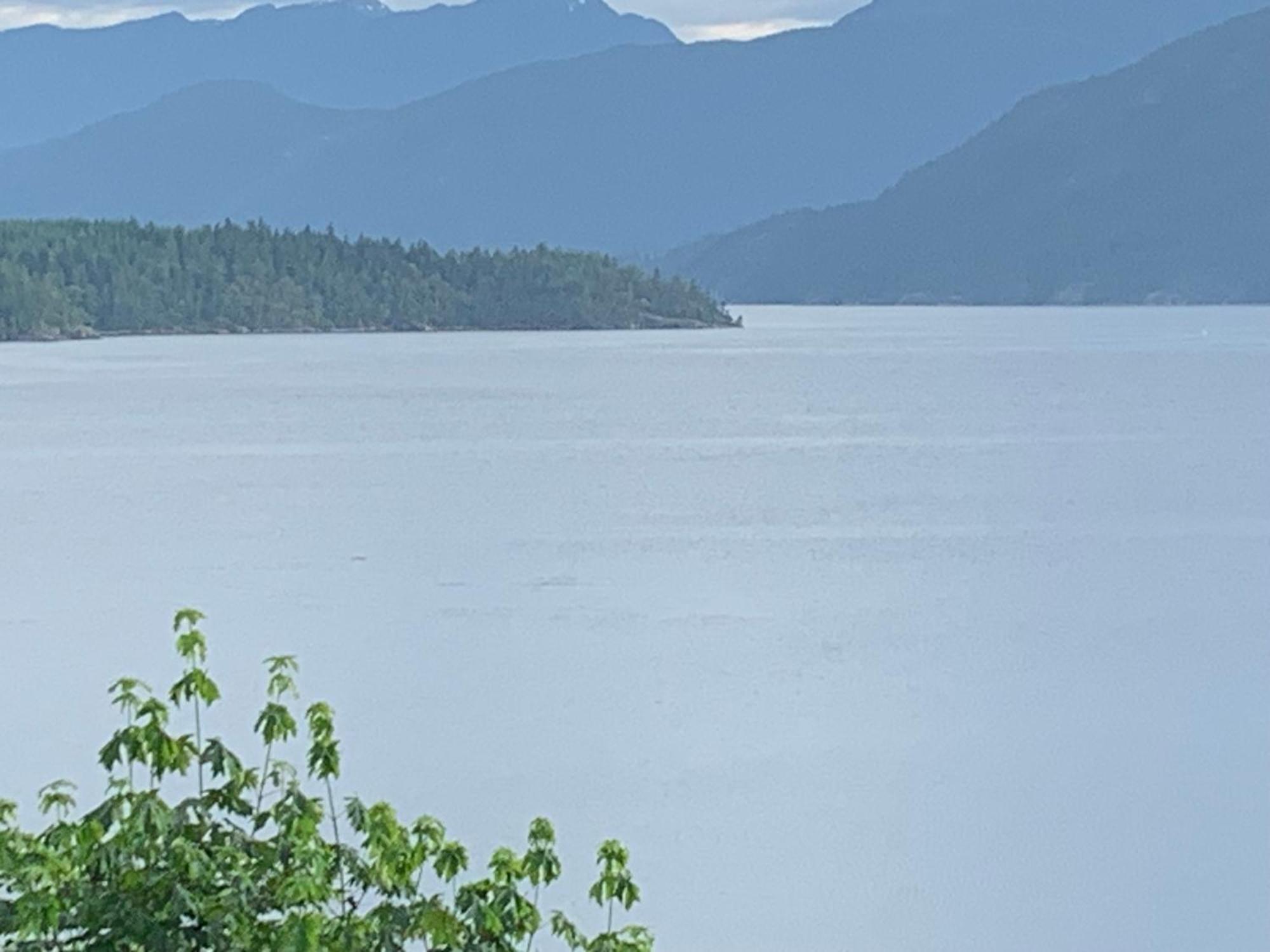 Shoreside Private Room Sechelt Exterior photo